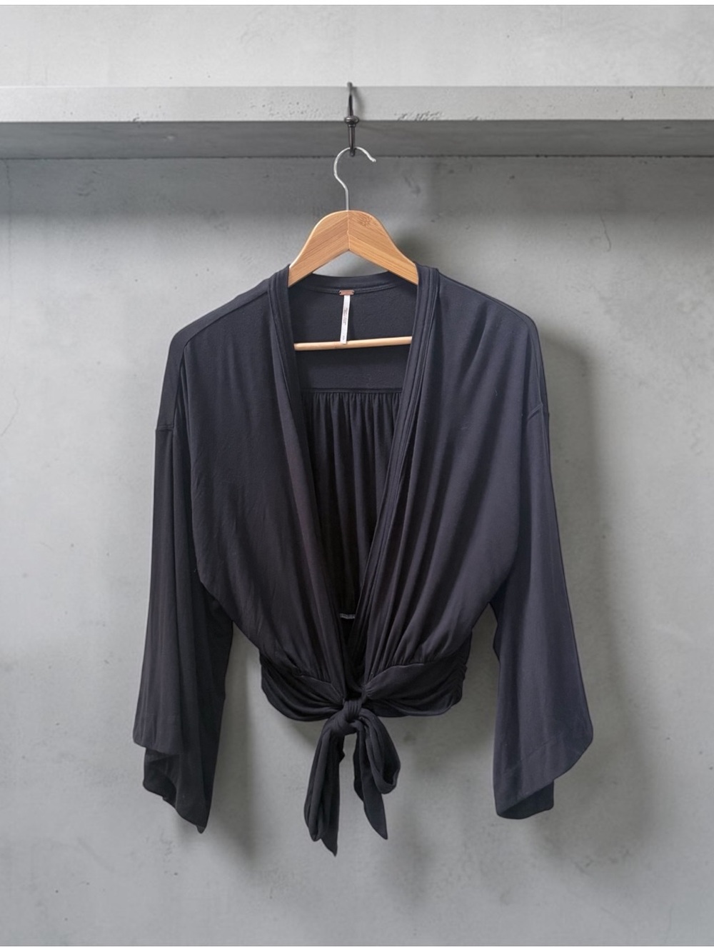 Free People Women's Black Tie-Front Loungewear Wrap Top! Small!